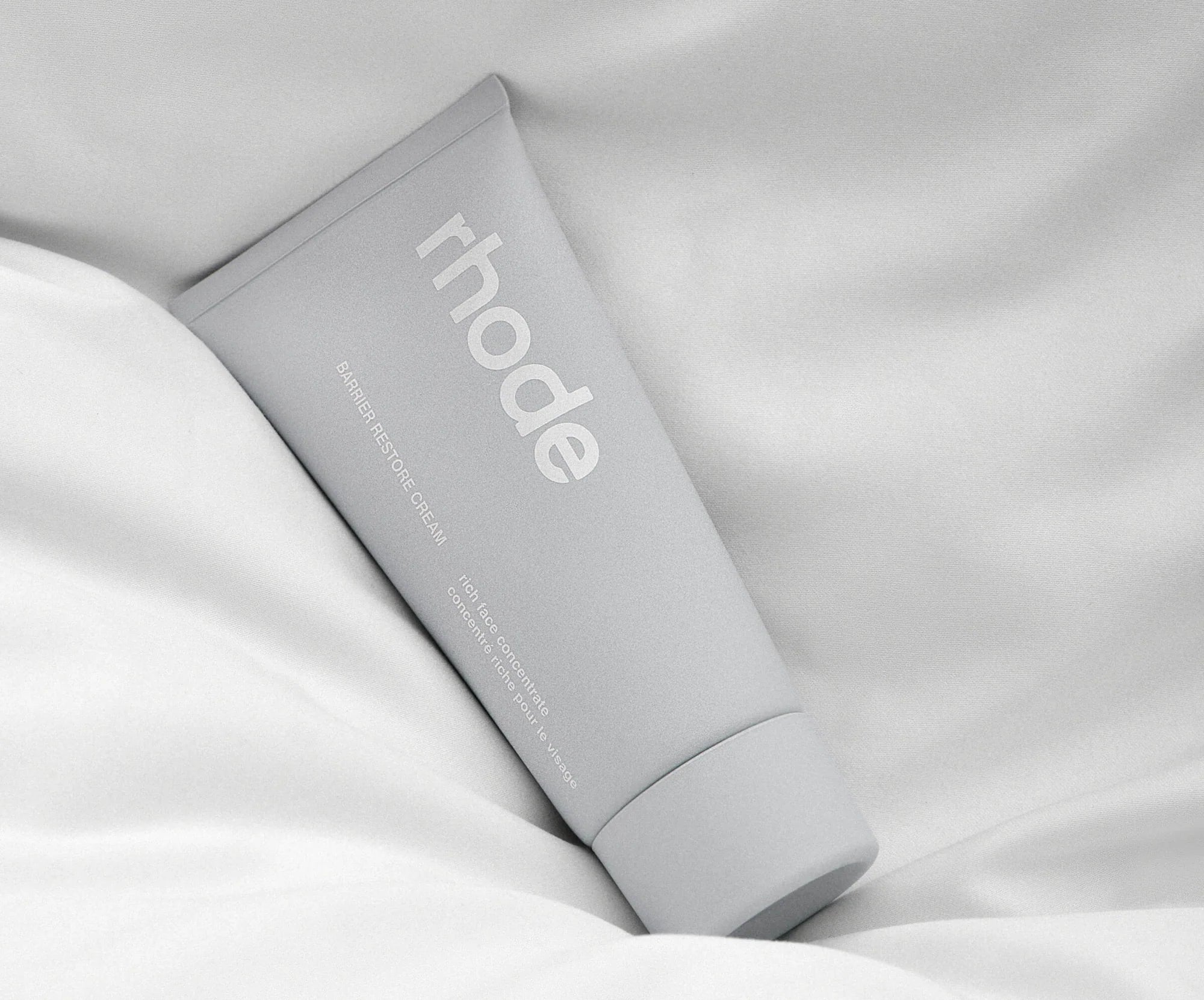 RHODE Barrier Restore Cream crema reparadora disponible en Panamá — NAZ Beauty Shop